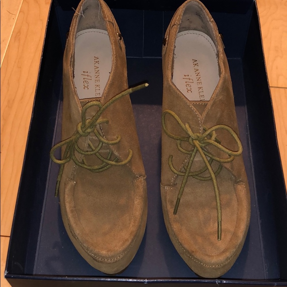 Anne Klein Steiner loafer suede Heels